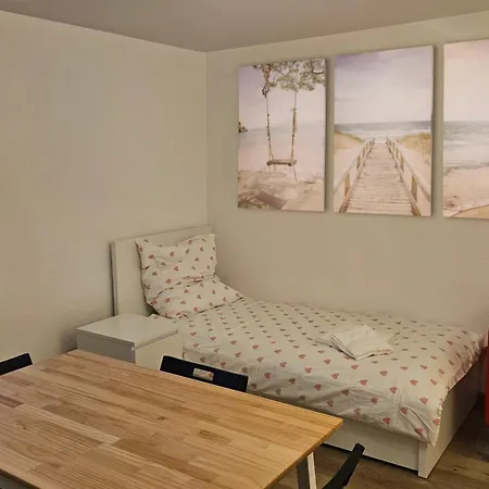 Stylish 28 Qm Mit Privater Kueche Und Privatem Bad Fuer Zwei Personen Апартаменты Альтёттинг